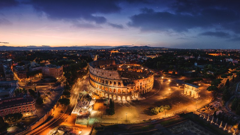 #Bing_Wallpaper条条大路通罗马斗兽场鸟瞰图，罗马，意大利 (© Nico De Pasquale Photography/Getty Images)4K | 1080P