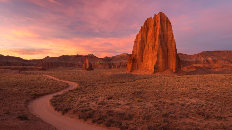 #Bing_Wallpaper犹他州的时光层叠太阳神庙，圆顶礁国家公园, 犹他州, 美国 (© Austin Cronnelly/TANDEM Stills + Motion)4K | 1080P