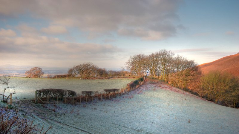 #Bing_Wallpaper苹果韵，旧时光克卢伊德谷, 威尔士 (© Valerie Blencowe/Getty Images)4K | 1080P