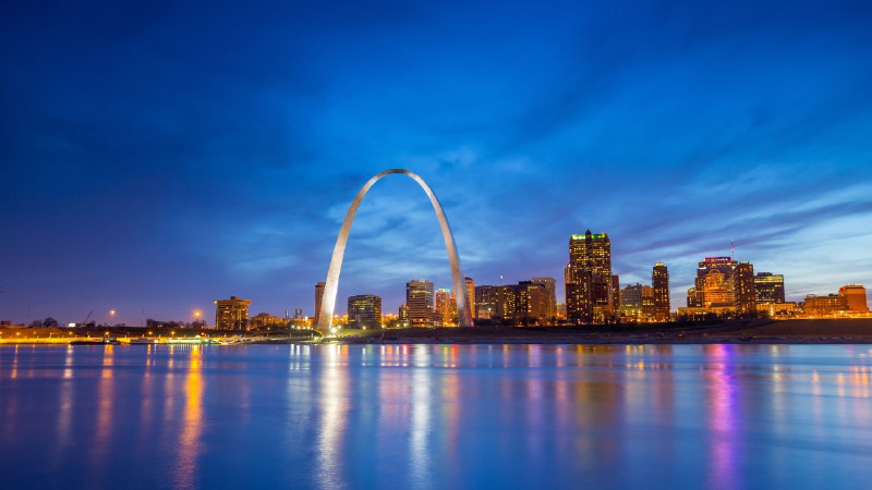 #Bing_Wallpaper向辉煌迈进圣路易斯拱门, 密苏里州, 美国 (© f11photo/Getty Images)4K