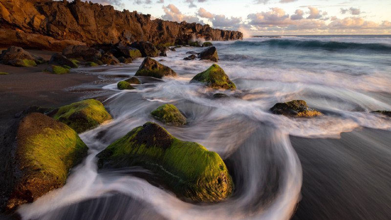 #Bing_Wallpaper魔鬼与自然的气息Pointe du Diable，圣皮埃尔，留尼汪岛 (© MONTICO Lionel/Alamy)4K