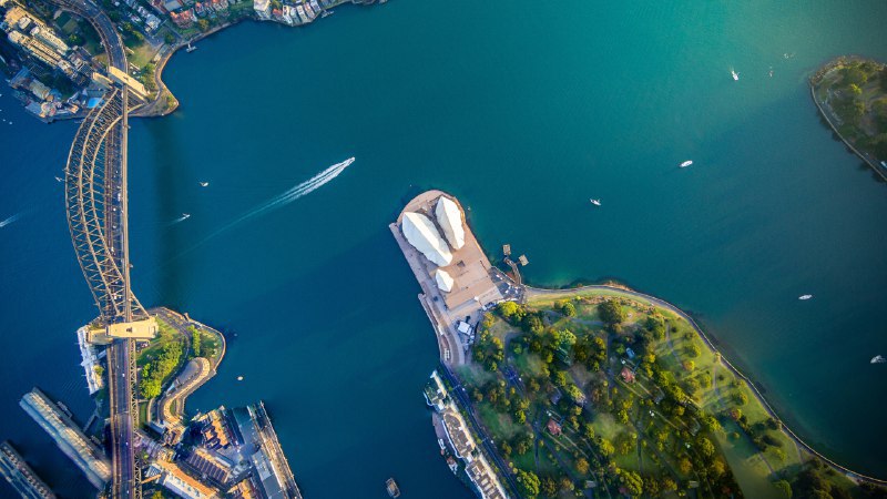 #Bing_Wallpaper尽享美景悉尼港鸟瞰图，新南威尔士州，澳大利亚 (© jamenpercy/Getty Images)4K