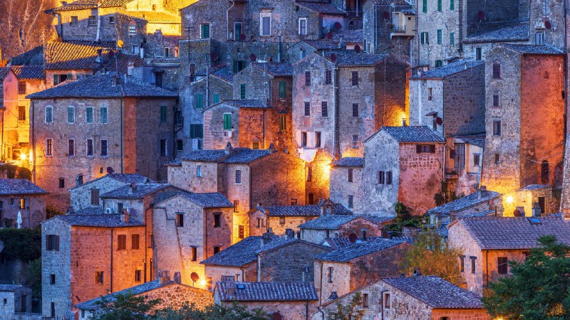 托斯卡纳的石头小镇索拉诺，托斯卡纳，意大利 (© Luigi Vaccarella/eStock Photo)原图：